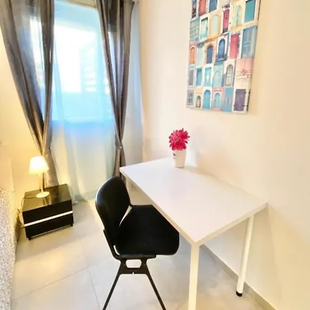 Beautiful For 5 With Swimming Pool *